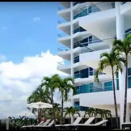Beachfront Luxury In Apartment Cartagena